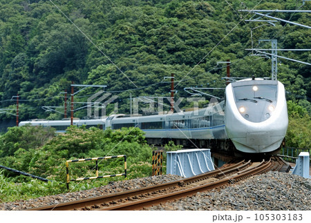 北陸本線　敦賀ー新疋田　JR西日本　681系　T03+T15編成（金沢）　サンダーバード 105303183