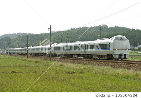 北陸本線 牛ノ谷ー大聖寺 JR西日本 683系 R10+T35+T01編成(金沢) サンダーバード 北陸本線 牛ノ谷ー大聖寺 JR西日本 683系 R10+T35+T01編成(金沢) サンダーバード 105304584