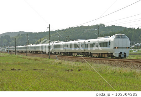 北陸本線　牛ノ谷ー大聖寺　JR西日本　683系　R13+T34+T02編成（金沢）　サンダーバード 105304585