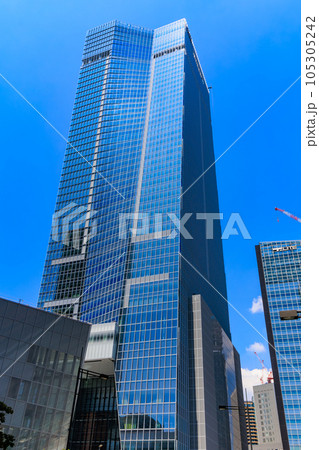 東京　港区　虎ノ門二丁目の再開発風景　虎ノ門ヒルズ ステーションタワー 105305242