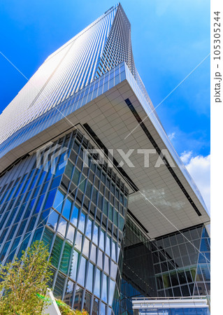 東京　港区　虎ノ門二丁目の再開発風景　虎ノ門ヒルズ ステーションタワー 105305244