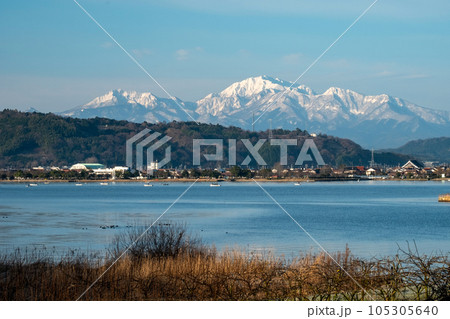 はわい温泉と冠雪の大山（東郷池） 105305640