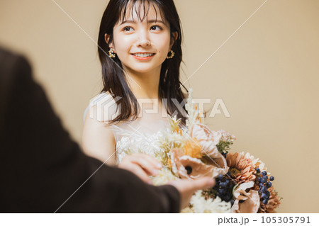 花嫁　ベージュバック　　 105305791