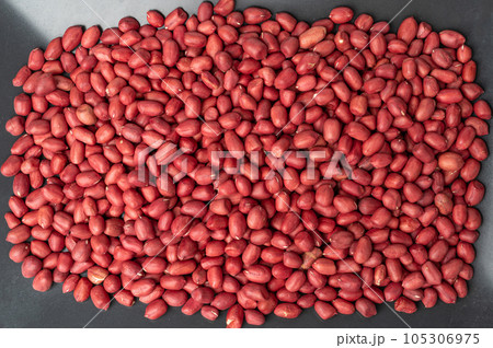 Peanuts, Roasted Arachis Nuts Pile, Heap of Pea Nut, Whole Groundnut with Shell, Peanut 105306975