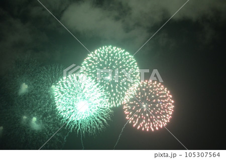 打ち上げ花火 花火大会 打ち上げ花火 花火大会 105307564