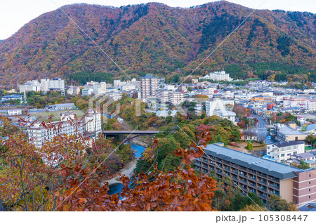 栃木日光市 紅葉の鬼怒川温泉 楯岩展望台からの眺望 栃木日光市 紅葉の鬼怒川温泉 楯岩展望台からの眺望 105308447