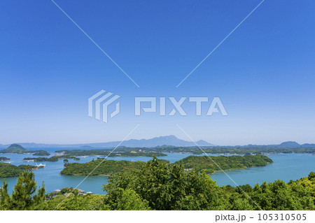 雲仙天草国立公園 天草松島の景観(高舞登山展望台) 雲仙天草国立公園 天草松島の景観(高舞登山展望台) 105310505