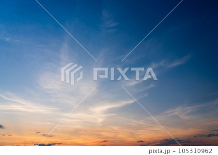 日没の青空 105310962