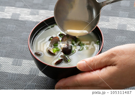 しじみ味噌汁 105311487