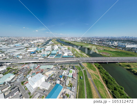 「埼玉県」荒川上空から川下を望む 戸田市 「埼玉県」荒川上空から川下を望む 戸田市 105312472