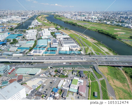 「埼玉県」荒川上空から川下を望む 戸田市 「埼玉県」荒川上空から川下を望む 戸田市 105312474