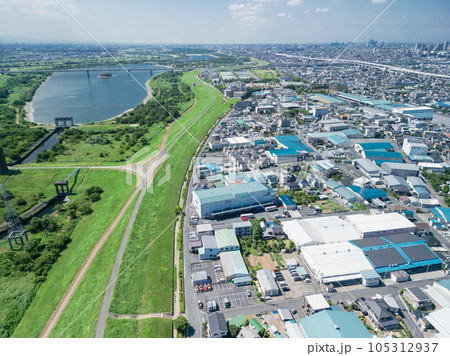 「埼玉県」荒川上空から川上方向を望む　戸田市 105312937