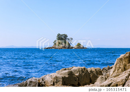 清正の枕石から見た松島　愛知県南知多町篠島 105315471
