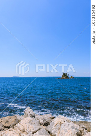 清正の枕石から見た松島　愛知県南知多町篠島 105315492