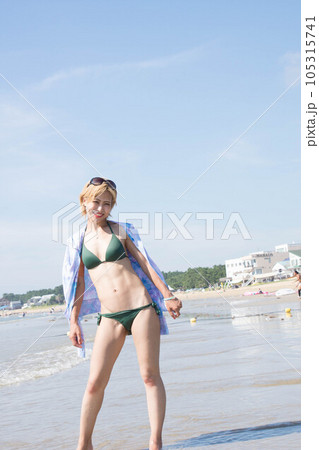 水着の女性 水着の女性 105315741
