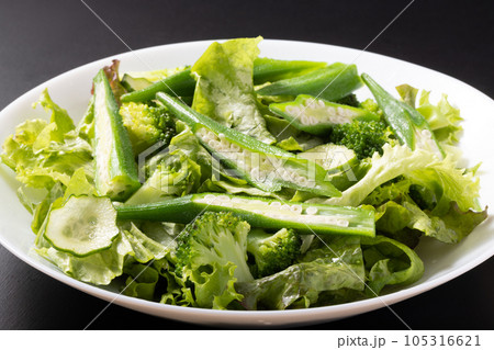 オクラのグリーンサラダ 105316621
