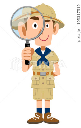 虫眼鏡を覗く探検家の服を着た男性 105317519