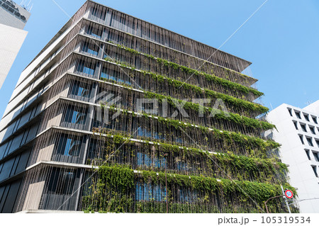 北参道駅前 日本コープ共済生活協同組合連合会 コープ共済プラザ 夏の青空 東京都渋谷区千駄ケ谷 北参道駅前 日本コープ共済生活協同組合連合会 コープ共済プラザ 夏の青空 東京都渋谷区千駄ケ谷 105319534