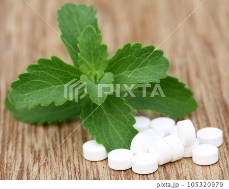 Stevia with tablets 105320979