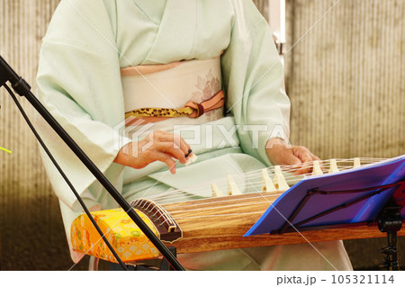 琴　和服j女性 105321114