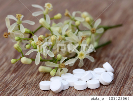 Pills made from medicinal neem flower 105322665