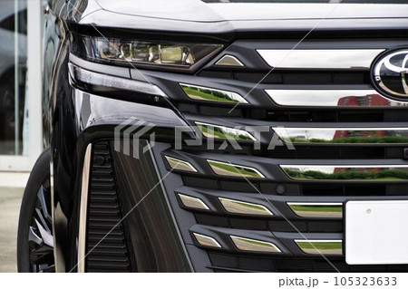 自動車イメージ　トヨタ3代目ヴェルファイアのフロントマスク 105323633