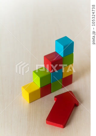 矢印と積み木ブロックのグラフ・右肩上がり 矢印と積み木ブロックのグラフ・右肩上がり 105324738
