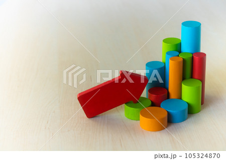矢印と積み木ブロックのグラフ・右肩上がり 矢印と積み木ブロックのグラフ・右肩上がり 105324870