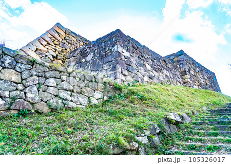 【続日本100名城】米子城　本丸と大天守の石垣　鳥取県米子市 105326017