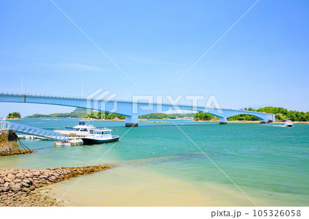 初夏の前島から見た前島橋 熊本県上天草市 初夏の前島から見た前島橋 熊本県上天草市 105326058