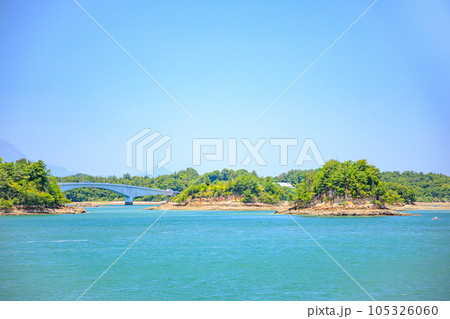 初夏の前島から見た中の橋 熊本県上天草市 初夏の前島から見た中の橋 熊本県上天草市 105326060