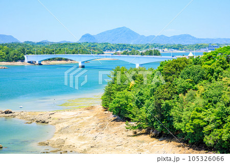 初夏の松島橋から見た景色 熊本県上天草市 初夏の松島橋から見た景色 熊本県上天草市 105326066