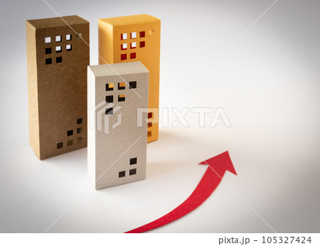 ビルと上昇矢印　業績好調　矢印　急増　マンション 105327424