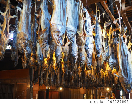 新潟・村上の塩引き鮭 105327695