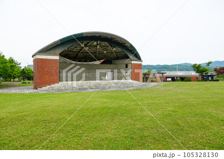 三笠市・クロフォード公園の野外ステージ 105328130