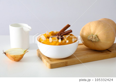 Fall season food concept - tasty pumpkin porridge 105332424