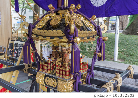 神輿　祭り　子供みこし　伝統行事　春　夏祭り　お祭り 105332502