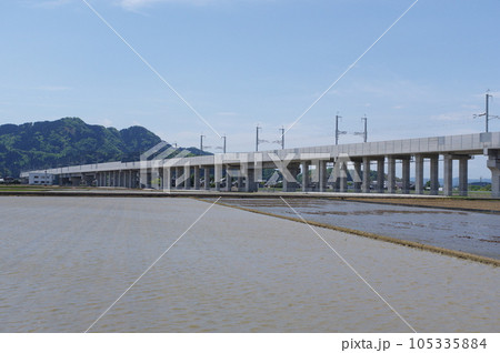 北陸新幹線   文殊山第2福井トンネル入口付近　福井市二上町　2023年5月 105335884