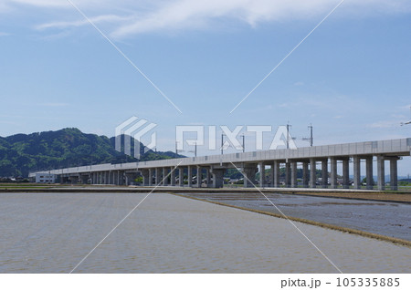 北陸新幹線   文殊山第2福井トンネル入口付近　福井市二上町　2023年5月 105335885