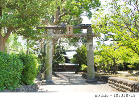 神社の鳥居 105338718
