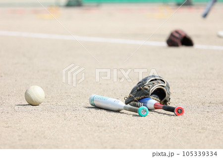 ソフトボール 105339334