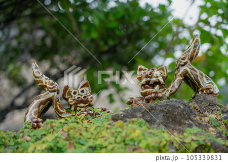 沖縄　シーサー 105339831