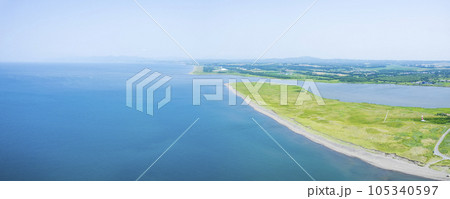 北海道 石狩川河口を空撮 北海道 石狩川河口を空撮 105340597