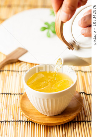 冷茶（緑茶） 105342976