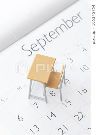 新学期 9月 白バック 新学期 9月 白バック 105345754