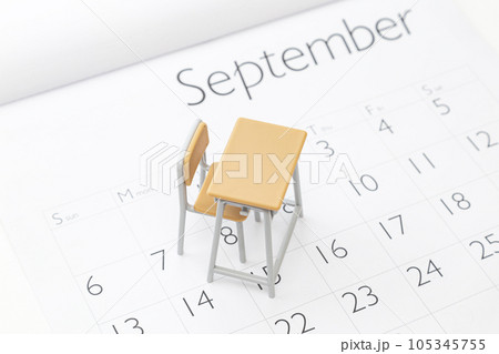 新学期 9月 白バック 新学期 9月 白バック 105345755