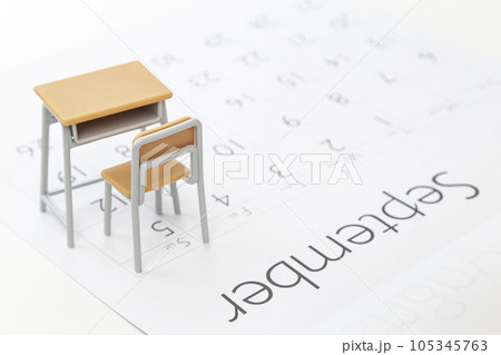 新学期 9月 白バック 新学期 9月 白バック 105345763