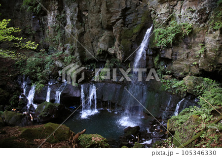 天の滝 山梨県南都留郡西桂町 天の滝 山梨県南都留郡西桂町 105346330