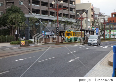 鹿児島市目抜き通り 市役所前電停付近 105348770