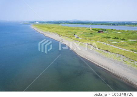 石狩浜を空撮(あそびーち石狩、いしかり浜サンドパーク近辺) 石狩浜を空撮(あそびーち石狩、いしかり浜サンドパーク近辺) 105349726